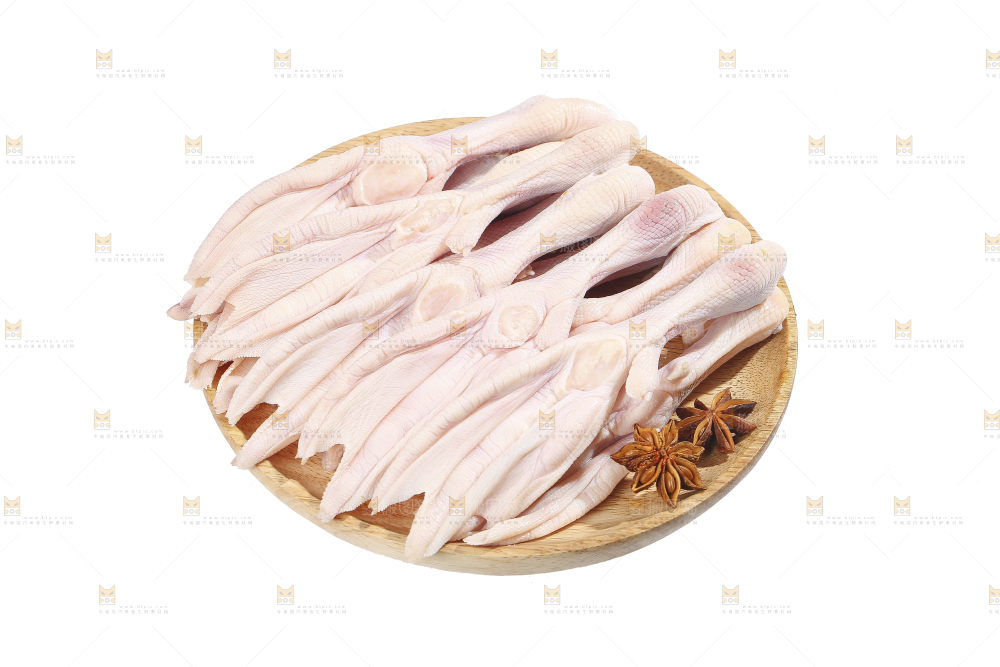 白底上的新鲜鸭掌