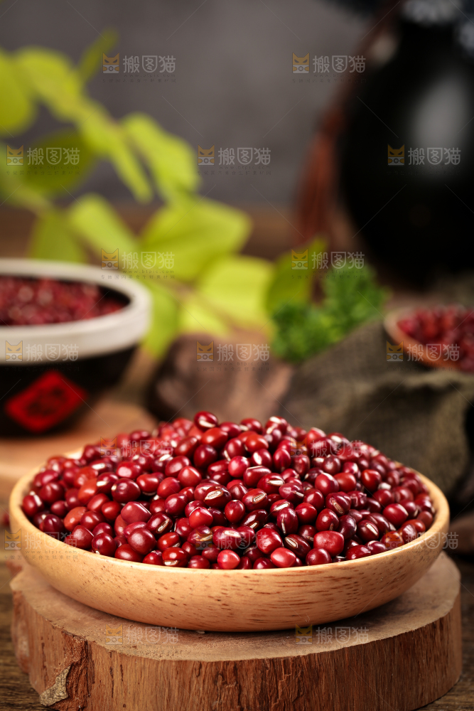 深底上的红豆