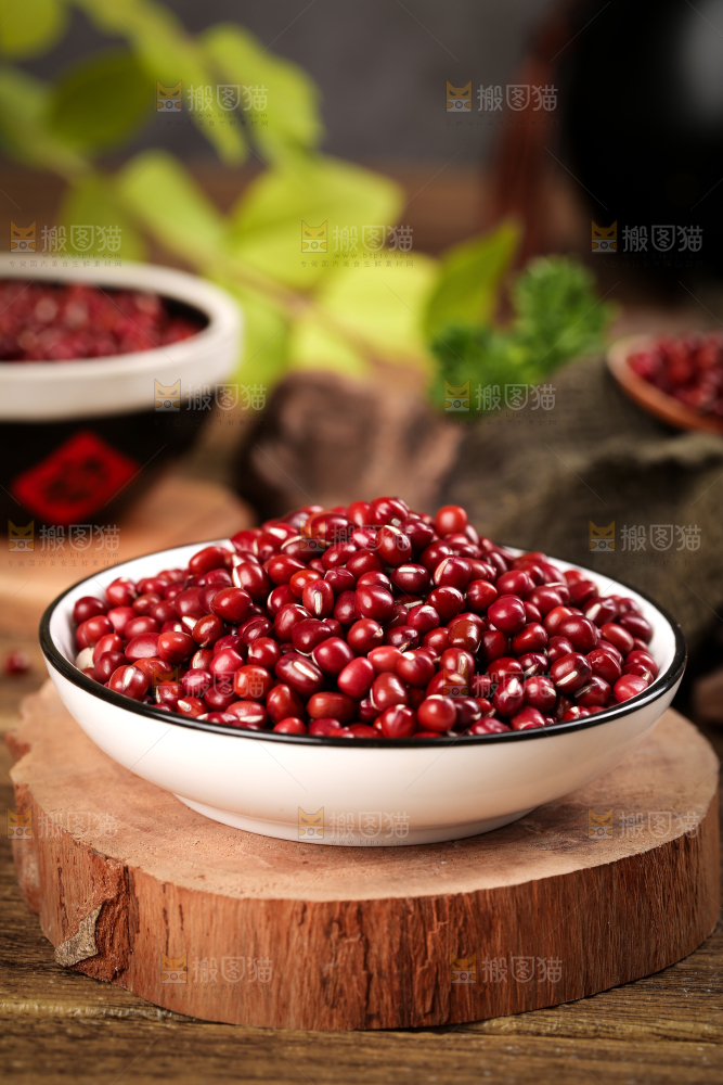 深底上的红豆