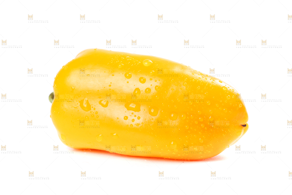 白底上的水果彩椒