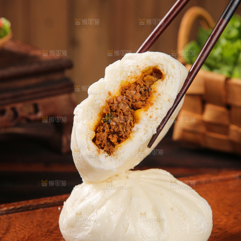 深底上的酱肉包子