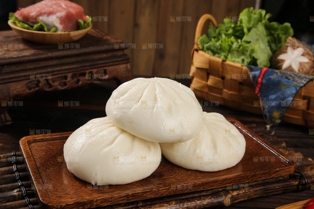 深底上的酱肉包子
