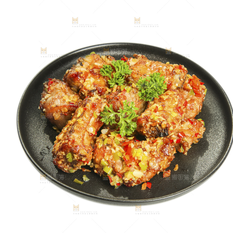 盘子里的蒜香排骨