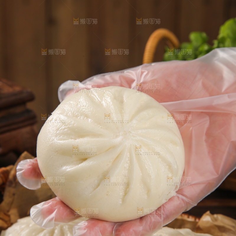 深底上的酱肉包子