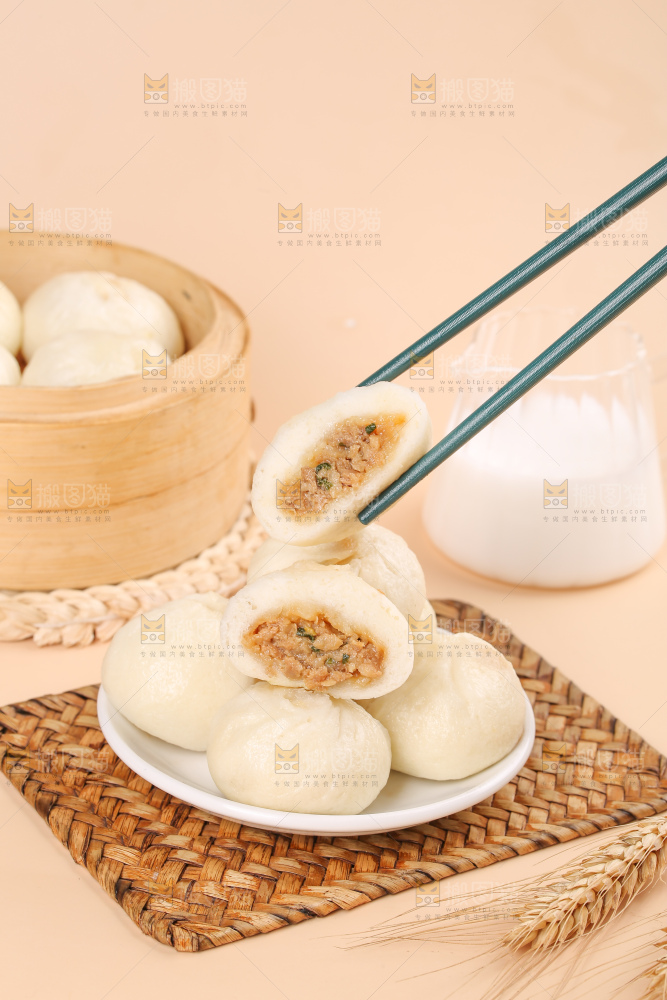 浅底上的发面小笼包
