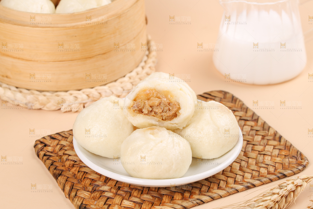 浅底上的发面小笼包