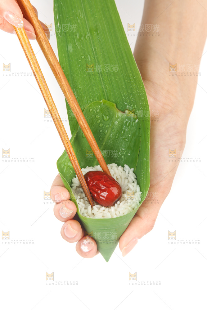 白底上的新鲜粽叶