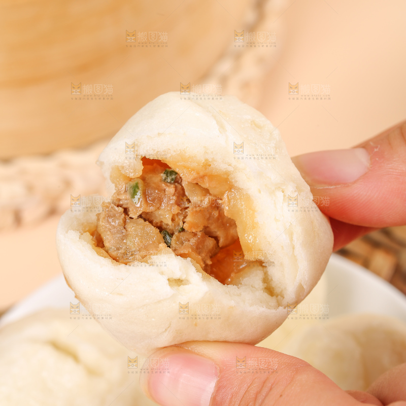 浅底上的发面小笼包