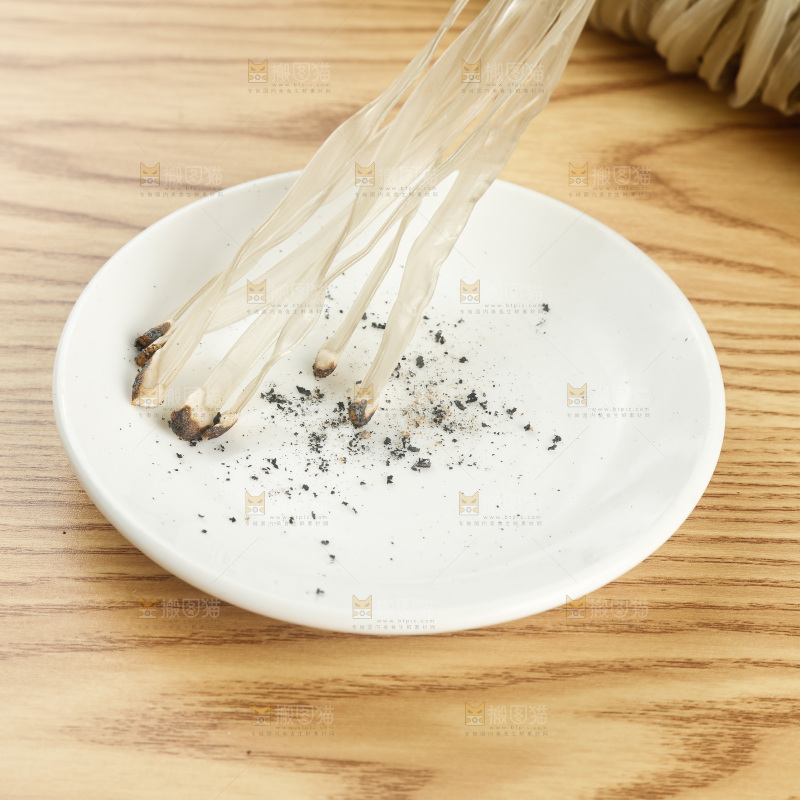 浅底上的手工红薯粉