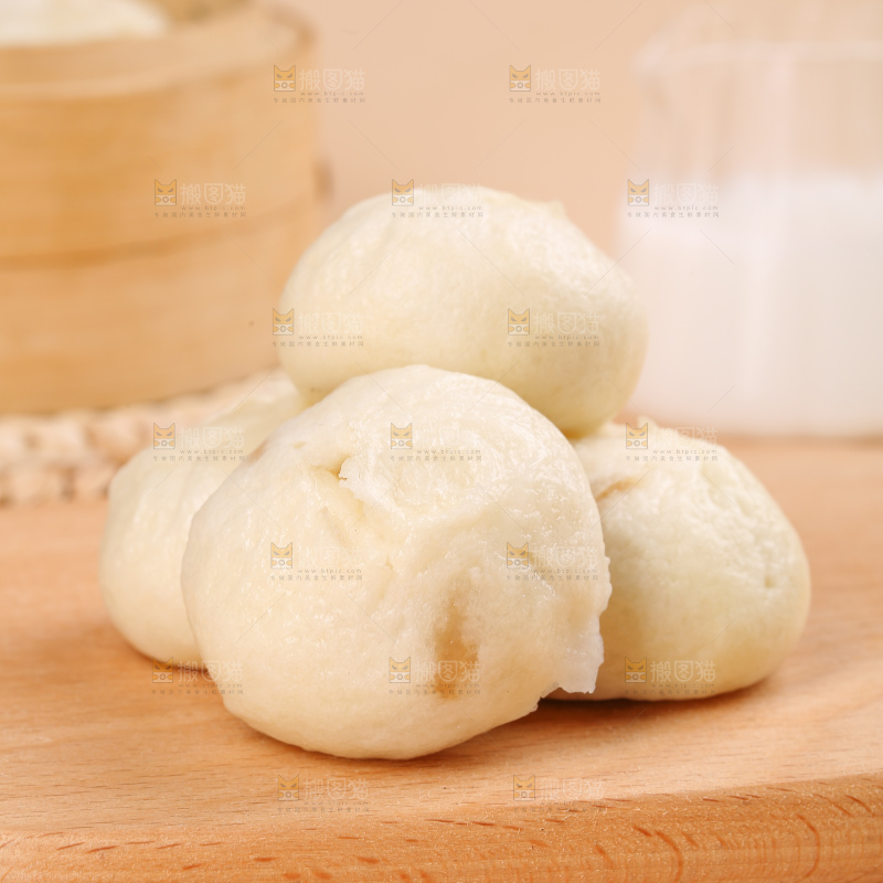 浅底上的发面小笼包