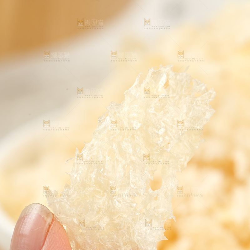 浅底上的本草银耳
