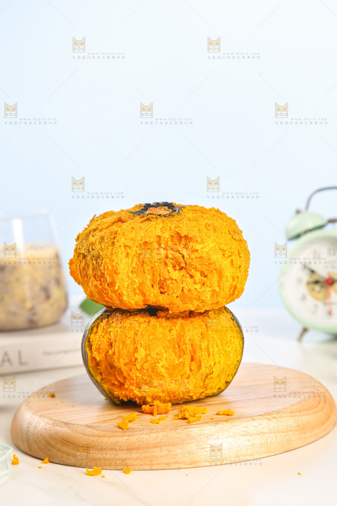 浅底上的贝贝南瓜