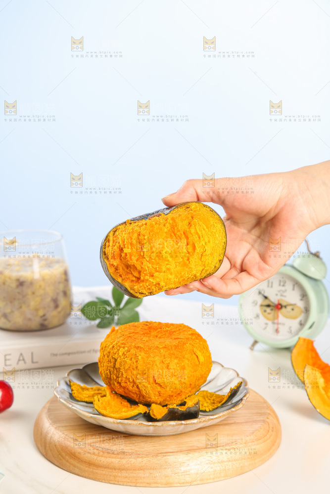 浅底上的贝贝南瓜