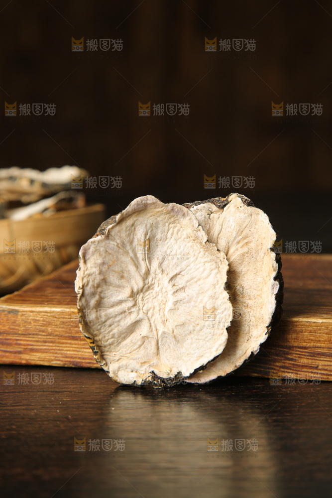 深底上的玛卡