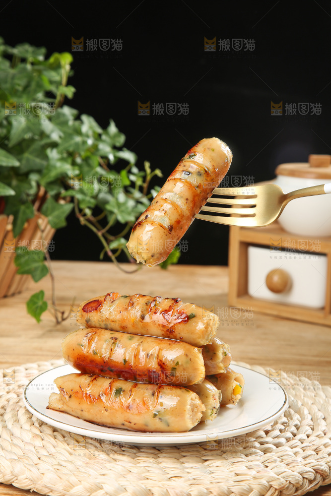 木底上的膳食蔬菜肠