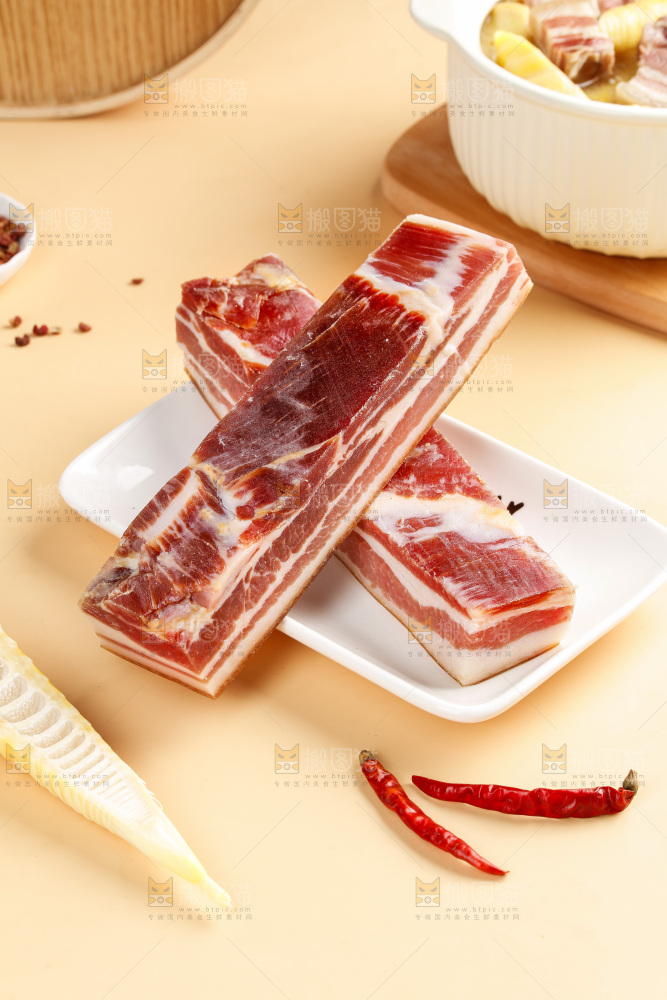 浅底上的五花咸肉