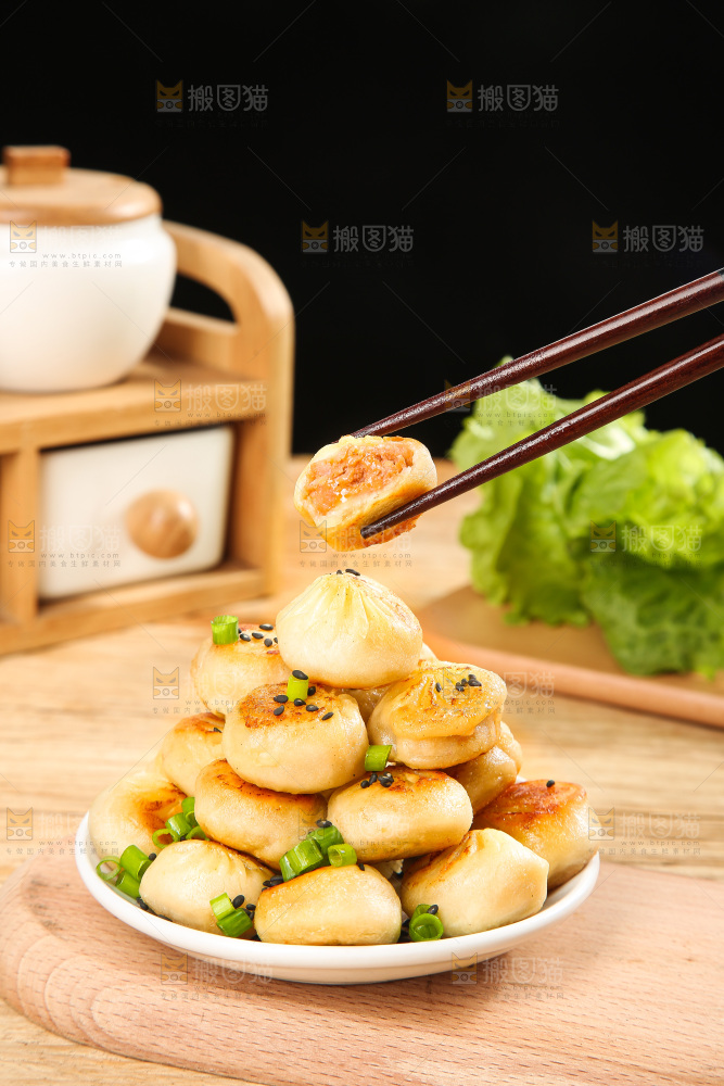木底上的拇指生煎