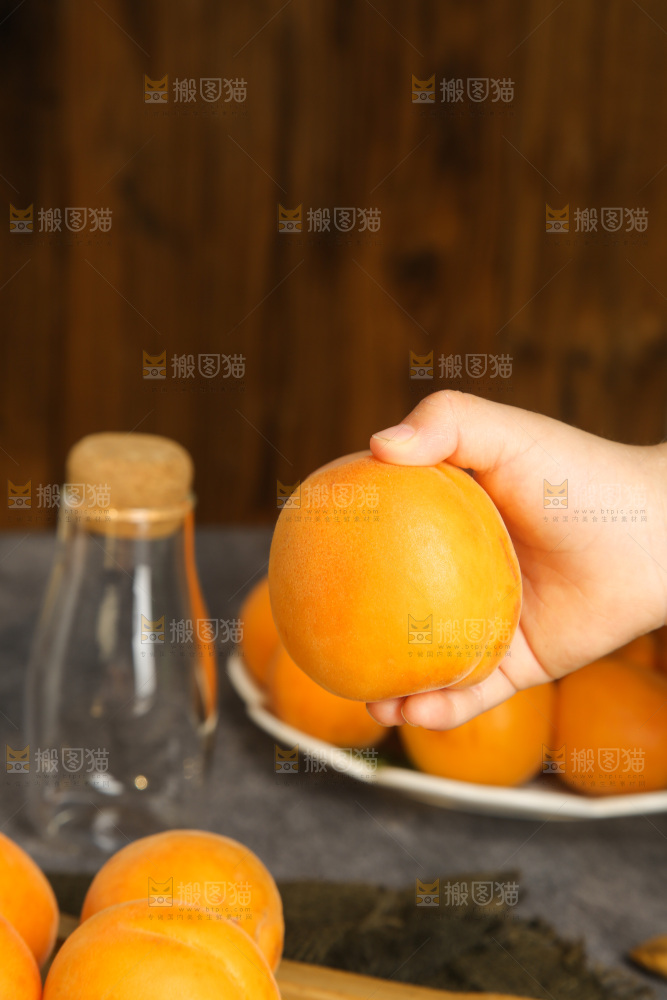 深底上的大黄杏