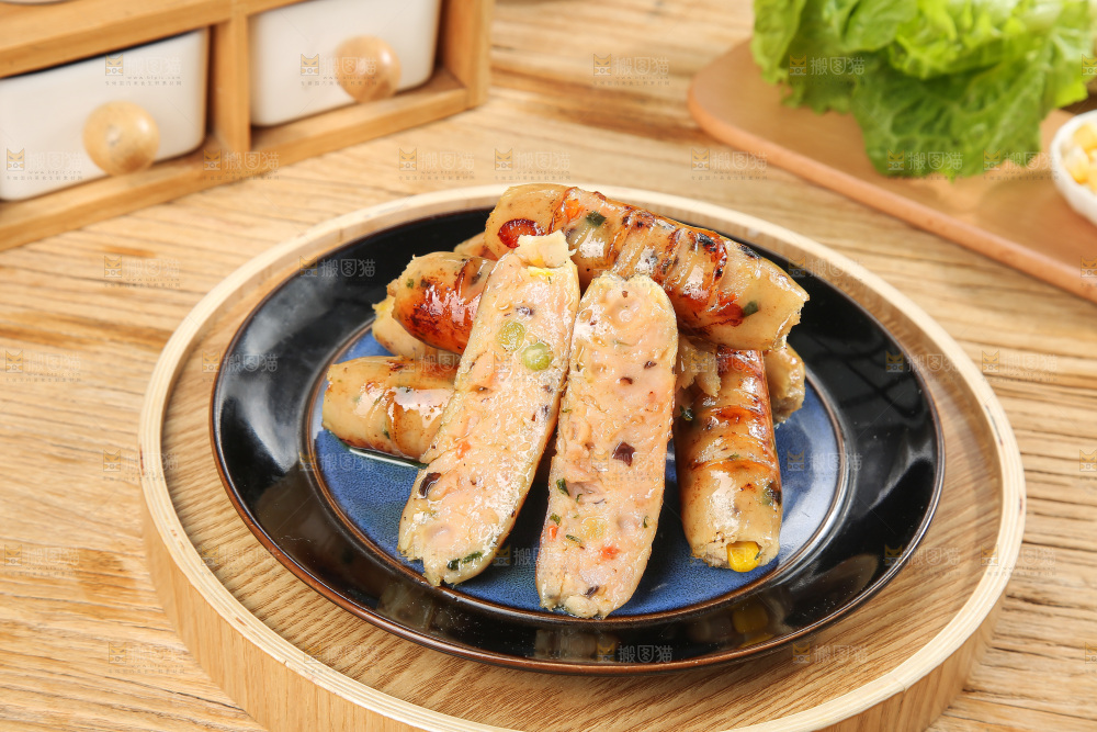 木底上的膳食蔬菜肠