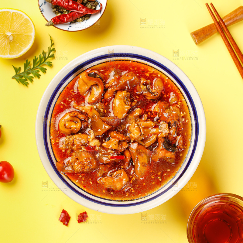 浅底上的鱿鱼脆