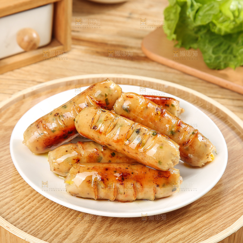 木底上的膳食蔬菜肠