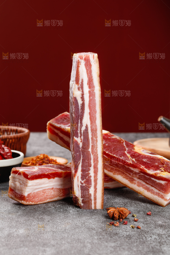 深底上的五花咸肉