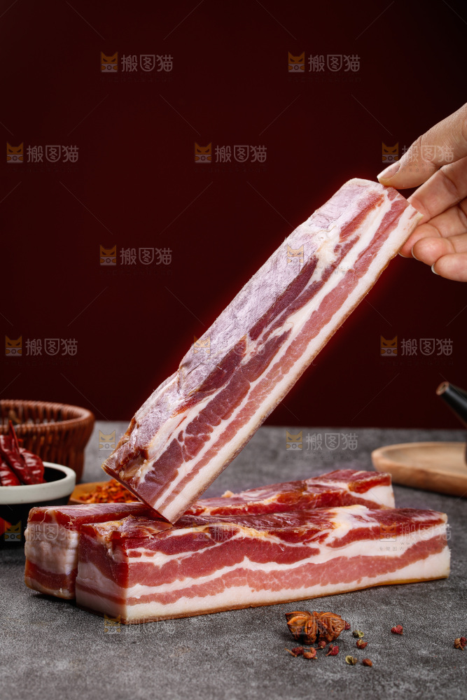 深底上的五花咸肉
