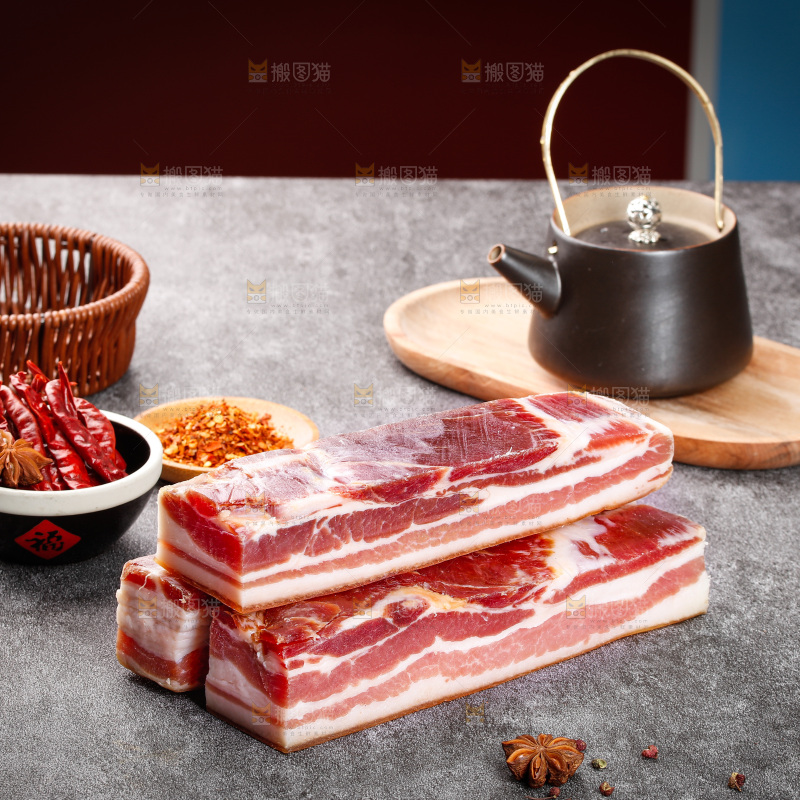 深底上的五花咸肉