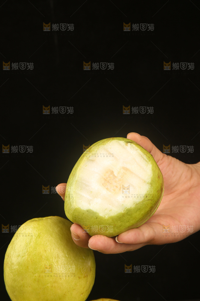 深底上的奶油芭乐