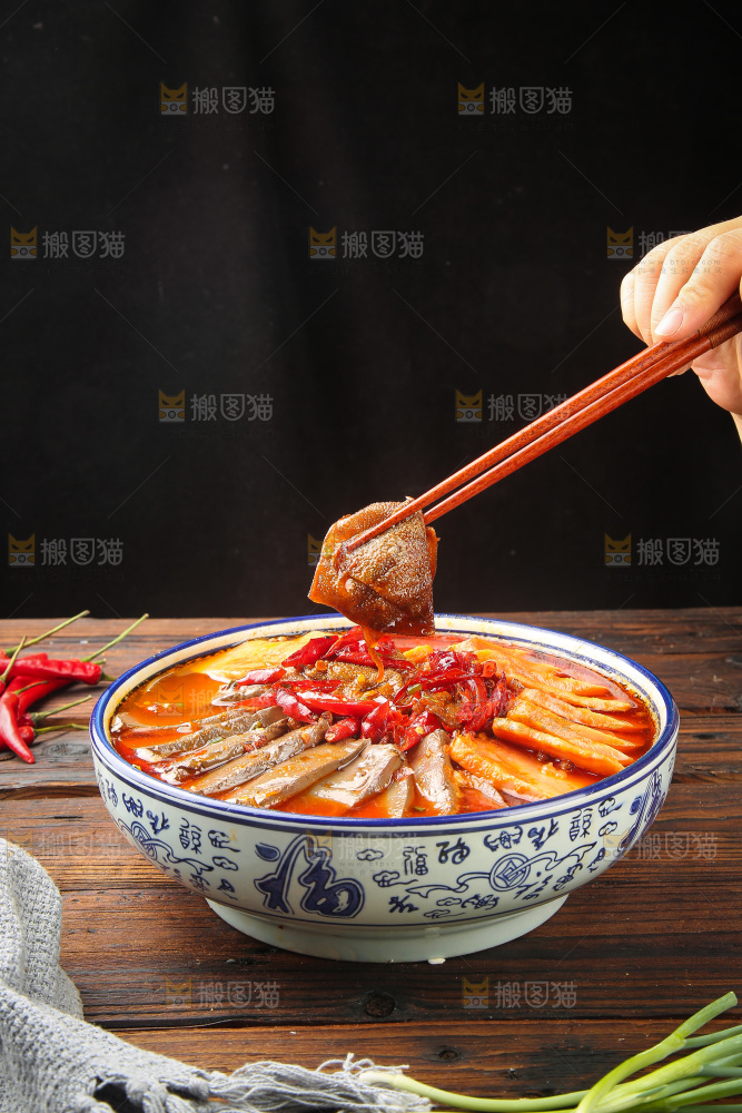 碗里的毛血旺