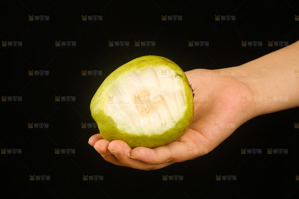 深底上的奶油芭乐