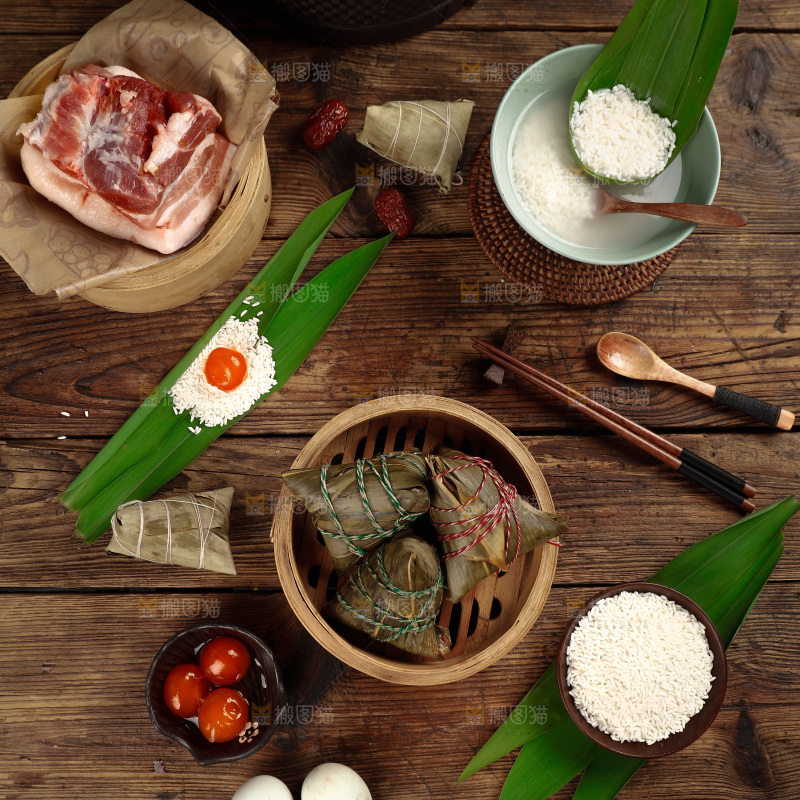 深底上的咸蛋黄棕
