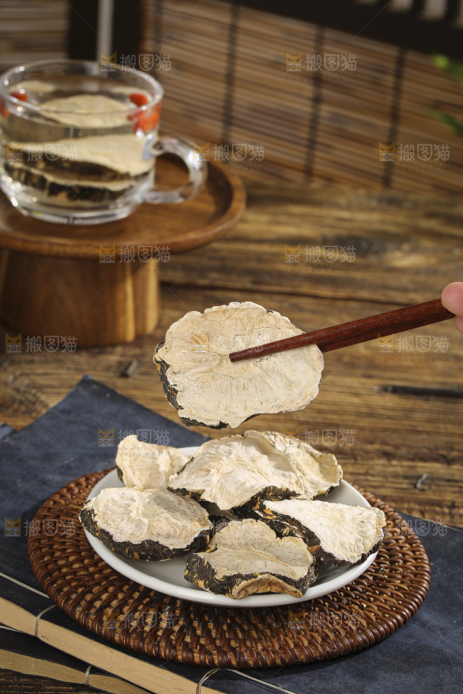 深底上的玛卡