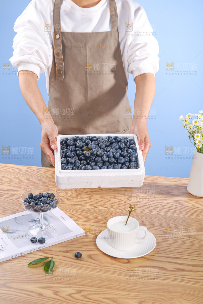 浅底上的怡颗莓