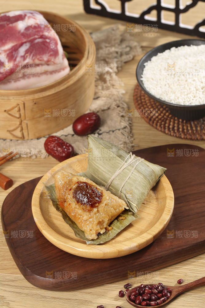 深底上的蜜枣粽