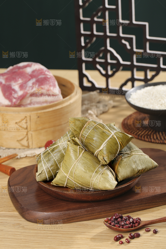深底上的鲜肉粽