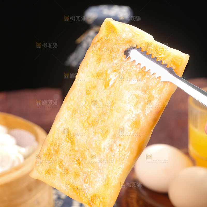 深底上的土豆三丝盒