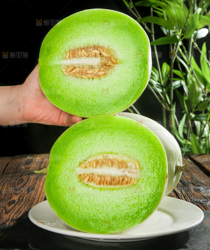 木底上的玉菇甜瓜