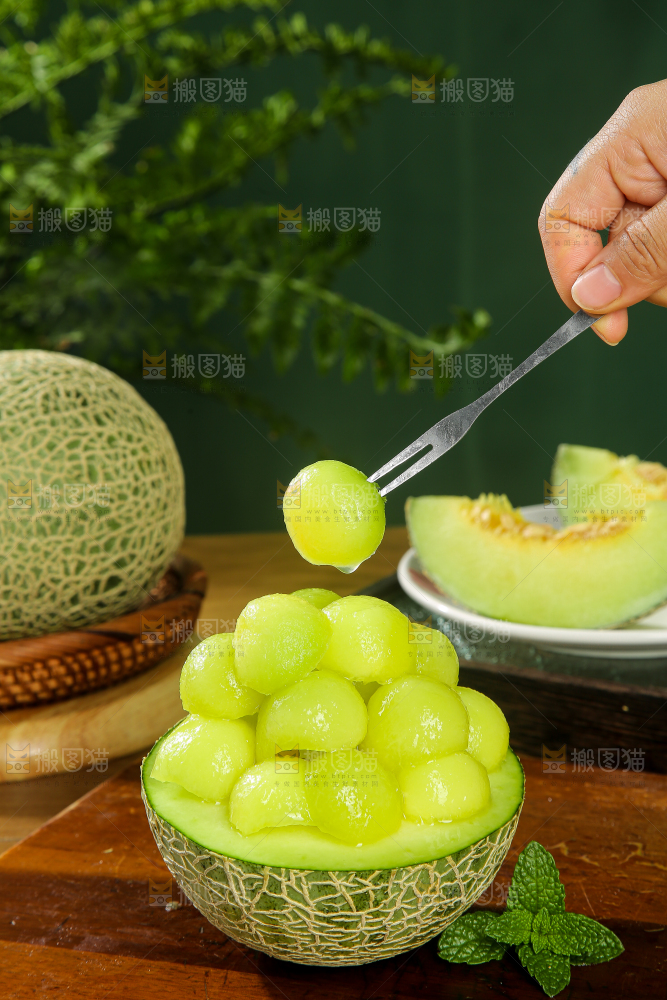 深底上的网纹蜜瓜