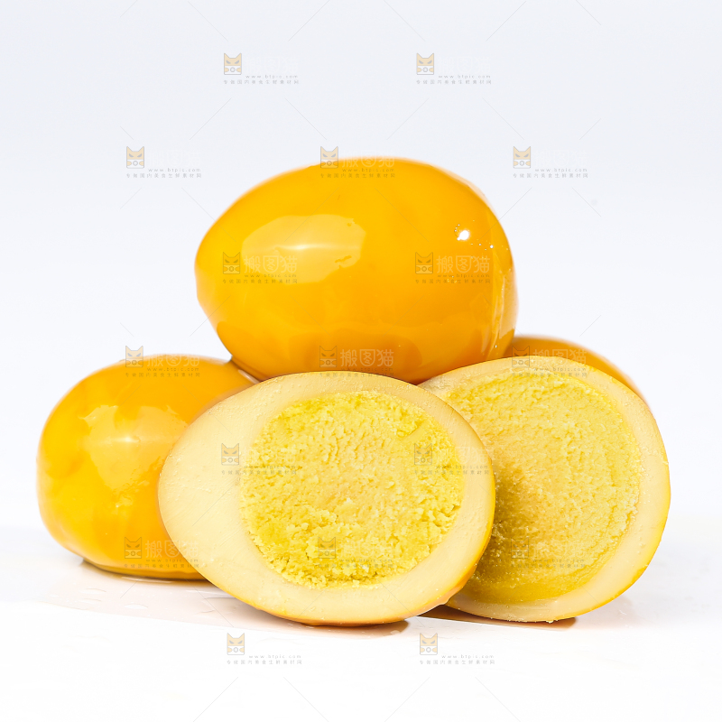 白底上的卤鹌鹑蛋