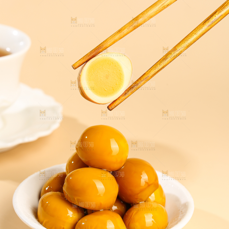 浅底上的卤鹌鹑蛋