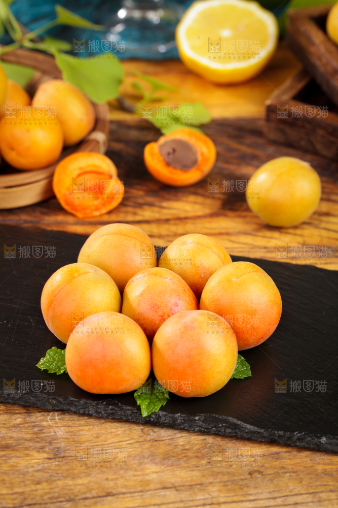 深底上的小红杏