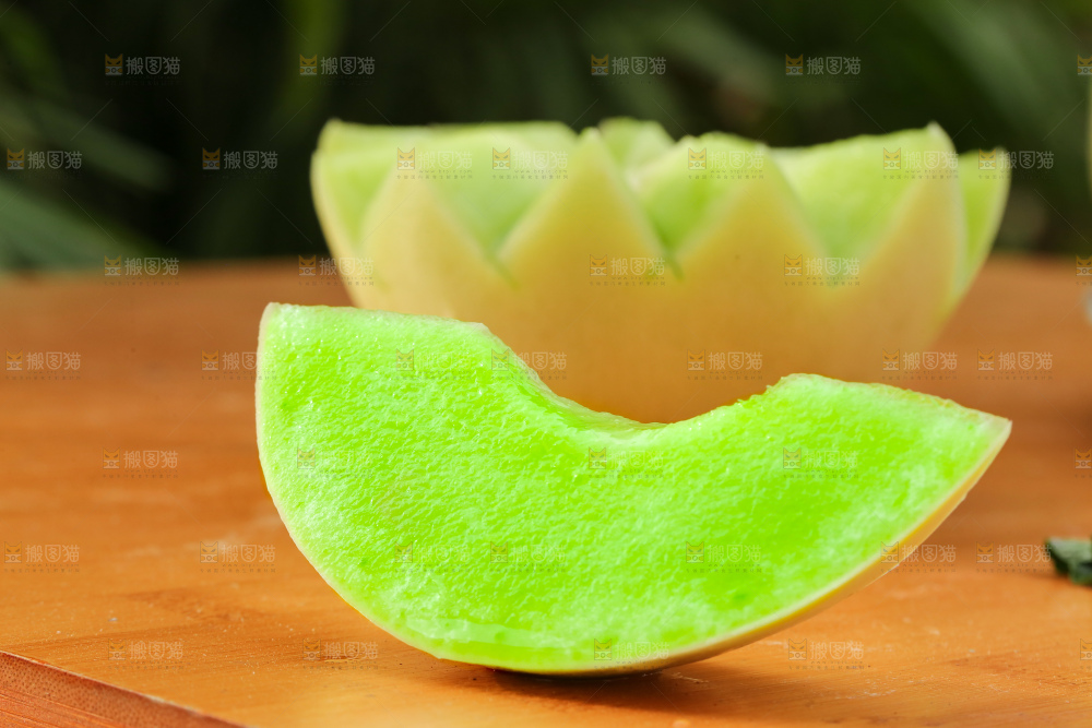 浅底上的玉菇甜瓜