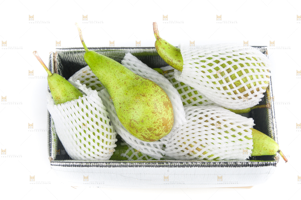 白底上的进口啤梨