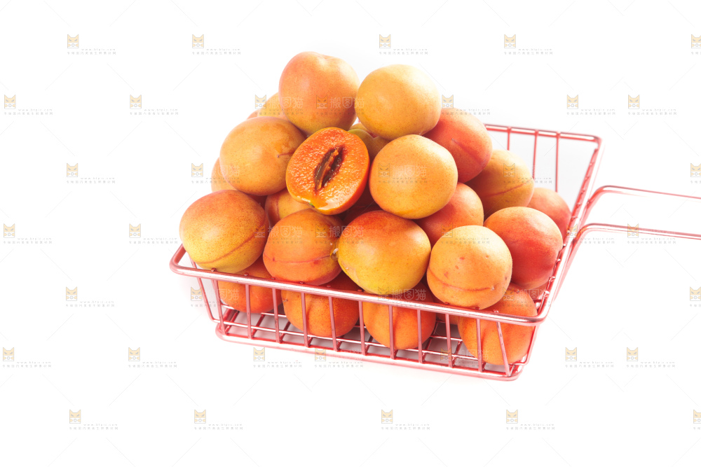 白底上的新疆小红杏