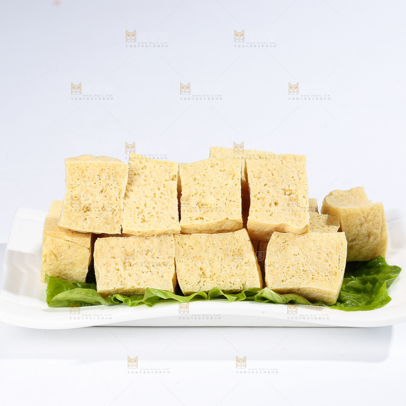 白底上的冻豆腐