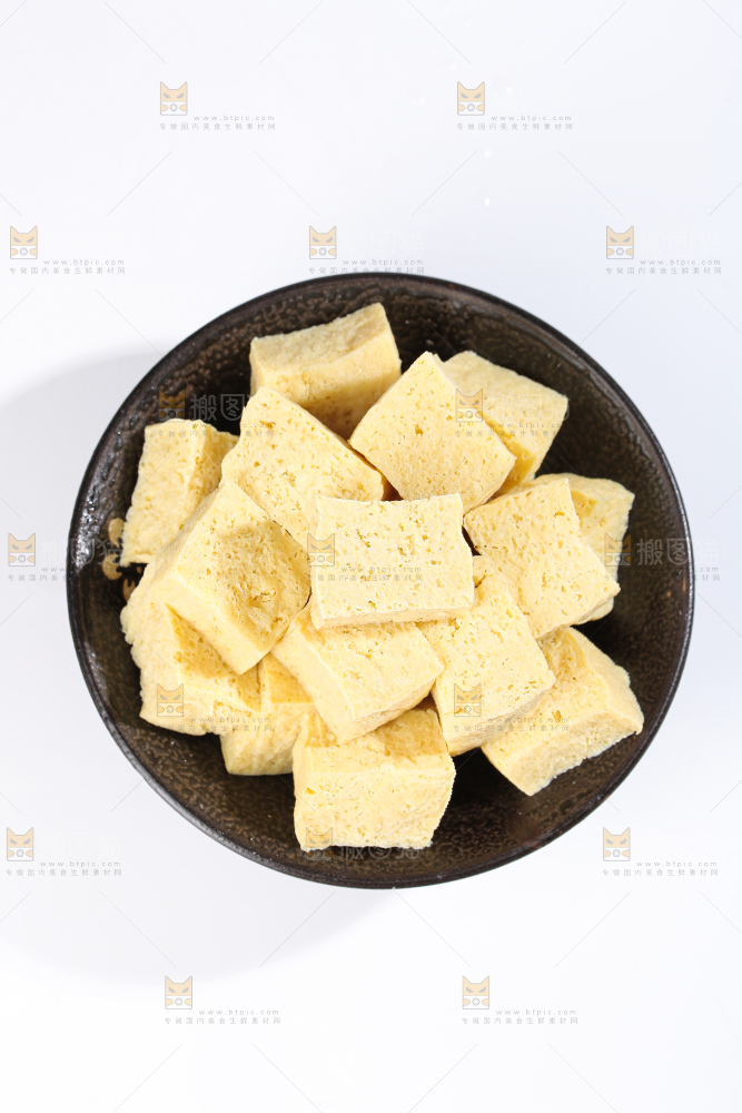 白底上的冻豆腐