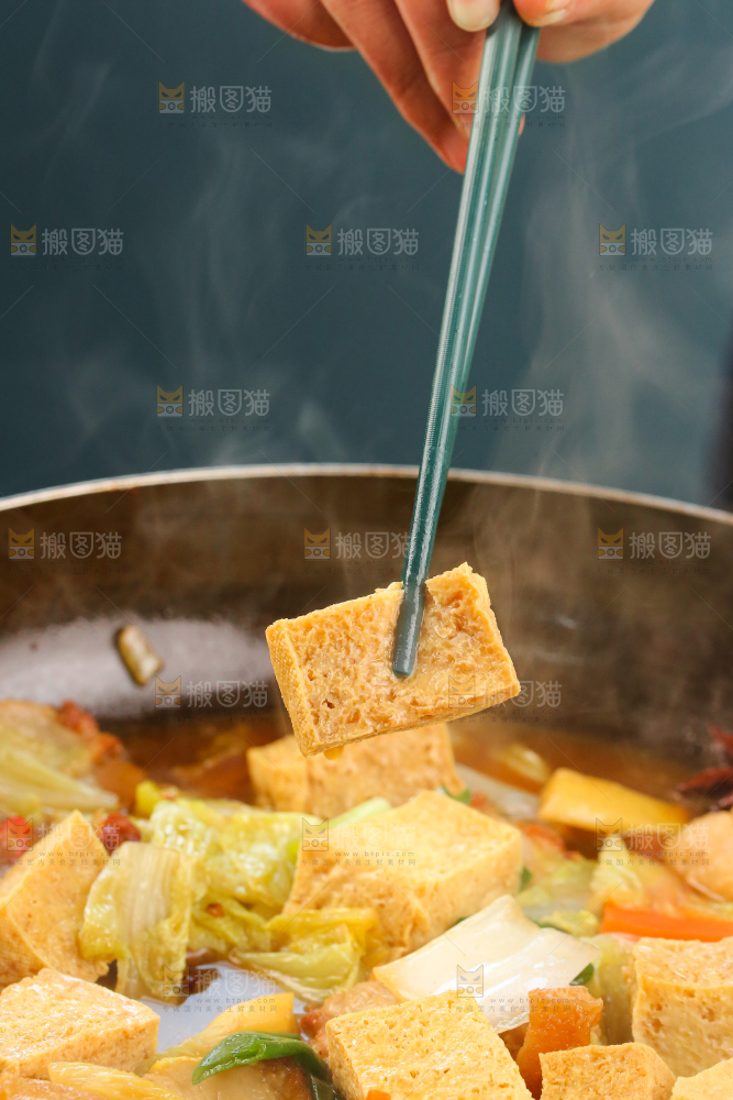 碗里的炖冻豆腐