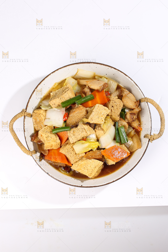 碗里的炖冻豆腐