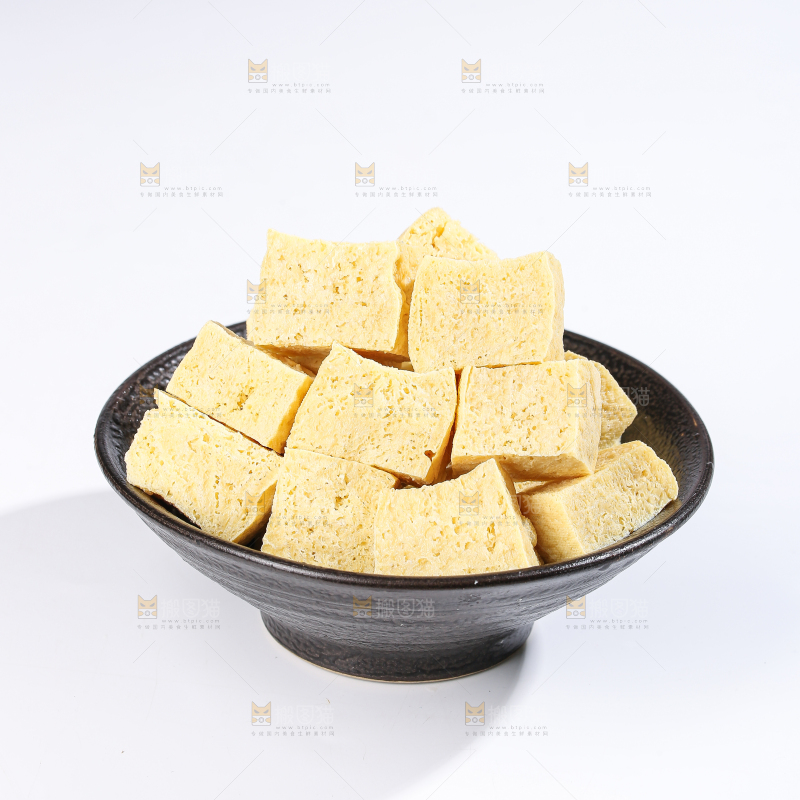 白底上的冻豆腐